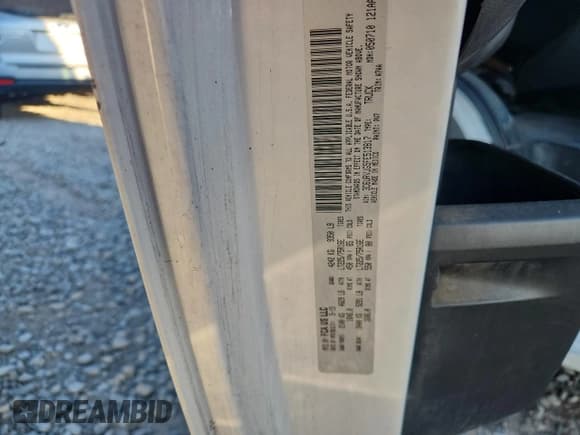 ✅ 2015 Ram ProMaster Cargo • VIN: 3C6URVJG5FE513817 • Lot: 84032675. Wystawiony na Copart z przebiegiem 431 848 mil. Bezpłatny archiwum sprzedaży aukcyjnych z USA i szczegółowy raport historii pojazdu na DreamBid. Zdjęcie 12.