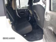 ✅ 2021 Jeep Gladiator Sport S • VIN: 1C6JJTAG0ML501738 • Lot: 43613648. Wystawiony na IAAI z przebiegiem 49 685 mil. Bezpłatny archiwum sprzedaży aukcyjnych z USA i szczegółowy raport historii pojazdu na DreamBid. Zdjęcie 8.