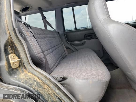 ✅ 1998 Jeep Cherokee Sport • VIN: 1J4FJ68S8WL193483 • Lot: 58368705. Listed on Copart with 94,462 mi. Free auction sales archive from the USA and detailed vehicle history report at DreamBid. Image 11.
