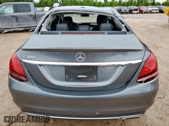 ✅ 2019 Mercedes-Benz C 300 • VIN: WDDWF8DB2KR516481 • Lot: 60709945. Wystawiony na Copart z przebiegiem 22 635 mil. Bezpłatny archiwum sprzedaży aukcyjnych z USA i szczegółowy raport historii pojazdu na DreamBid. Zdjęcie 6.