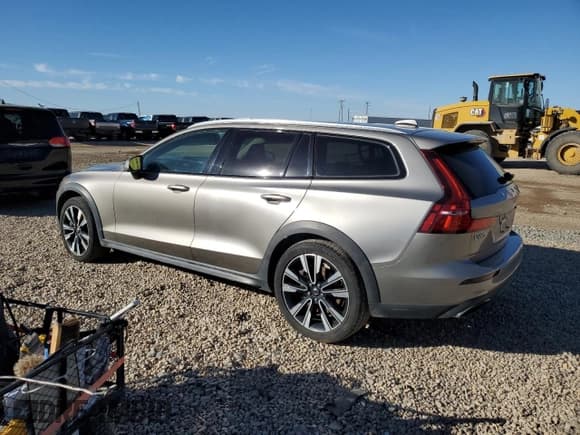 ✅ 2020 Volvo V60 • VIN: YV4102WK3L1033661 • Lot: 87222025. Wystawiony na Copart z przebiegiem 99 611 mil. Bezpłatny archiwum sprzedaży aukcyjnych z USA i szczegółowy raport historii pojazdu na DreamBid. Zdjęcie 2.