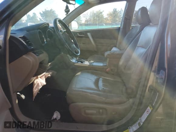 ✅ 2012 Toyota Highlander SE • VIN: 5TDZK3EHXCS066994 • Lot: 90891545. Wystawiony na Copart z przebiegiem Nie podano. Bezpłatny archiwum sprzedaży aukcyjnych z USA i szczegółowy raport historii pojazdu na DreamBid. Zdjęcie 7.