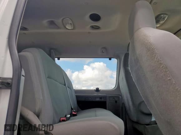 ✅ 2009 Ford Econoline Passenger XL • VIN: 1FBNE31L19DA54208 • Лот: 92701405. Опубликован ранее на Copart с пробегом 127 277 миль. Бесплатный доступ к архиву аукционных продаж из США и подробный отчёт об истории автомобиля на DreamBid. Изображение 11.