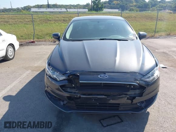 ✅ 2017 Ford Fusion SE • VIN: 3FA6P0H72HR370360 • Lot: 43244810. Wystawiony na IAAI z przebiegiem 91 376 mil. Bezpłatny archiwum sprzedaży aukcyjnych z USA i szczegółowy raport historii pojazdu na DreamBid. Zdjęcie 12.