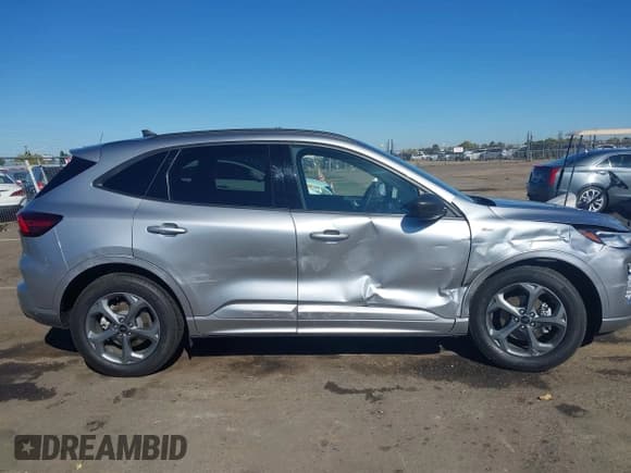 ✅ 2023 Ford Escape ST-Line • VIN: 1FMCU0MZ9PUA15508 • Лот: 43501244. Опубликован ранее на IAAI с пробегом 25 543 миль. Бесплатный доступ к архиву аукционных продаж из США и подробный отчёт об истории автомобиля на DreamBid. Изображение 6.