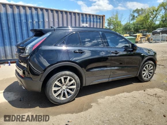 ✅ 2020 Cadillac XT4 AWD Sport • VIN: 1GYFZFR48LF017813 • Lot: 61940945. Wystawiony na Copart z przebiegiem 34 846 mil. Bezpłatny archiwum sprzedaży aukcyjnych z USA i szczegółowy raport historii pojazdu na DreamBid. Zdjęcie 3.