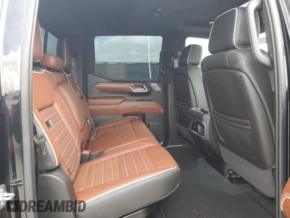 ✅ 2022 GMC Sierra 1500 Denali Ultimate • VIN: 1GTUUHEL8NZ608164 • Lot: 47287685. Wystawiony na Copart z przebiegiem 7 566 mil. Bezpłatny archiwum sprzedaży aukcyjnych z USA i szczegółowy raport historii pojazdu na DreamBid. Zdjęcie 10.
