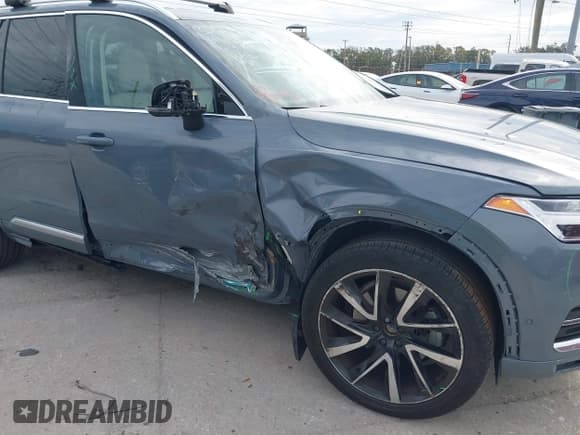 ✅ 2023 Volvo XC90 Plus • VIN: YV4L12PNXP1983388 • Lot: 41310594. Listed on IAAI with 17,780 mi. Free auction sales archive from the USA and detailed vehicle history report at DreamBid. Image 6.