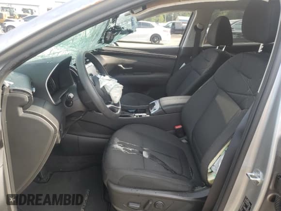 ✅ 2022 Hyundai Tucson SEL • VIN: 5NMJB3AE1NH085349 • Lot: 65381274. Wystawiony na Copart z przebiegiem 27 391 mil. Bezpłatny archiwum sprzedaży aukcyjnych z USA i szczegółowy raport historii pojazdu na DreamBid. Zdjęcie 7.