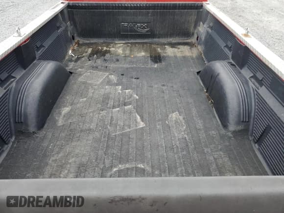 ✅ 2001 GMC Sierra 2500HD • VIN: 1GTHK24161E324778 • Lot: 84440375. Wystawiony na Copart z przebiegiem 274 223 mil. Bezpłatny archiwum sprzedaży aukcyjnych z USA i szczegółowy raport historii pojazdu na DreamBid. Zdjęcie 10.