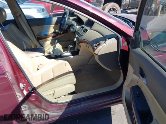✅ 2008 Honda Accord EX-L • VIN: 1HGCP26828A114686 • Лот: 43525909. Опубликован ранее на IAAI с пробегом 217 519 миль. Бесплатный доступ к архиву аукционных продаж из США и подробный отчёт об истории автомобиля на DreamBid. Изображение 5.