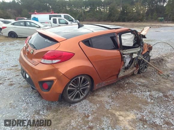 ✅ 2016 Hyundai Veloster Turbo Rally Edition • VIN: KMHTC6AE4GU254780 • Lot: 41370390. Wystawiony na IAAI z przebiegiem Nie podano. Bezpłatny archiwum sprzedaży aukcyjnych z USA i szczegółowy raport historii pojazdu na DreamBid. Zdjęcie 4.