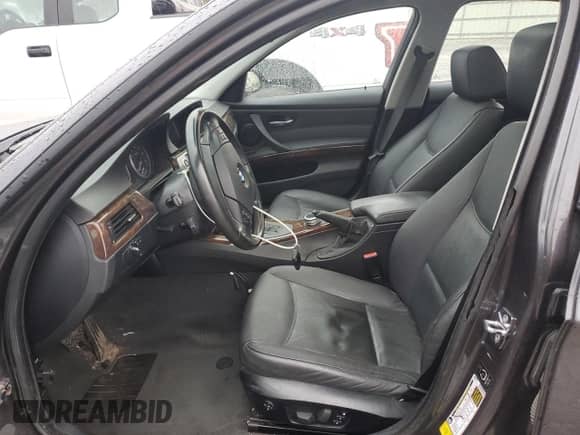 2007 BMW 3 Series 328xi с VIN WBAVC93517KX56490, выставлен на аукционе Copart как лот 90311655 с пробегом 163 908 миль миль и Списание • Salvage title. История ставок и продаж доступна на DreamBid. Изображение 7.