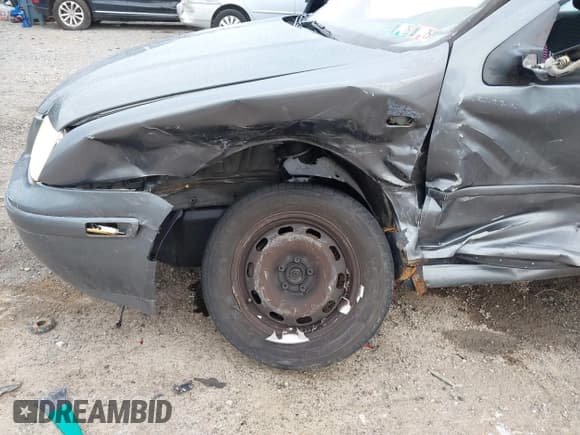 ✅ 2003 Volkswagen Jetta GL • VIN: 3VWRK69M03M159898 • Lot: 41474530. Listed on IAAI with 237,485 mi. Free auction sales archive from the USA and detailed vehicle history report at DreamBid. Image 6.