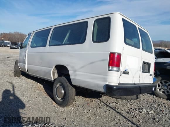 ✅ 2001 Ford Econoline Passenger XL • VIN: 1FBSS31L41HA75854 • Лот: 43516108. Опубликован ранее на IAAI с пробегом 131 749 миль. Бесплатный доступ к архиву аукционных продаж из США и подробный отчёт об истории автомобиля на DreamBid. Изображение 3.