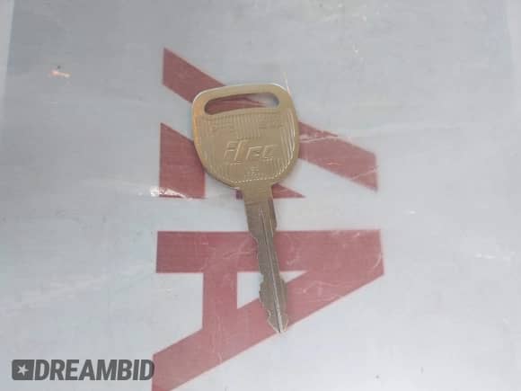 2004 Chevrolet Silverado 1500 Z71 z VIN 2GCEK13T741321958, wystawiony jako IAAI lot #43230757 z przebiegiem 328 395 mil mil oraz . Historia ofert i sprzedaży dostępna na DreamBid. Obrazek 11.