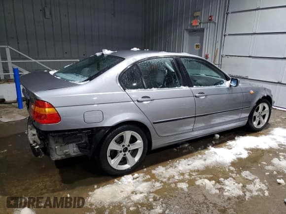 ✅ 2005 BMW 3 Series 330xi • VIN: WBAEW53485PN37386 • Lot: 42941645. Listed on Copart with 141,358 mi. Free auction sales archive from the USA and detailed vehicle history report at DreamBid. Image 3.