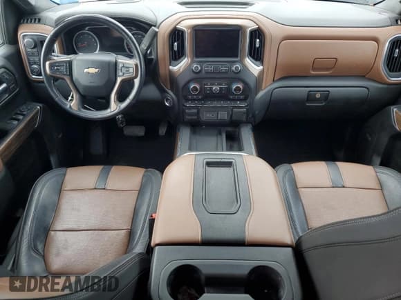 ✅ 2019 Chevrolet Silverado 1500 High Country • VIN: 1GCUYHED0KZ177117 • Лот: 86879205. Опубликован ранее на Copart с пробегом 77 179 миль. Бесплатный доступ к архиву аукционных продаж из США и подробный отчёт об истории автомобиля на DreamBid. Изображение 8.