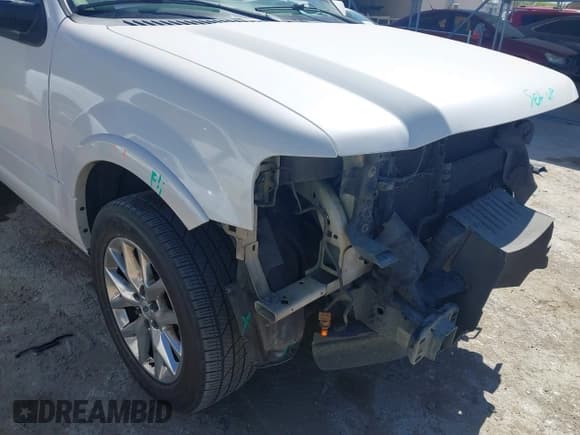 ✅ 2015 Ford Expedition Max Limited • VIN: 1FMJK1KT6FEF49821 • Lot: 41825240. Wystawiony na IAAI z przebiegiem 180 460 mil. Bezpłatny archiwum sprzedaży aukcyjnych z USA i szczegółowy raport historii pojazdu na DreamBid. Zdjęcie 6.