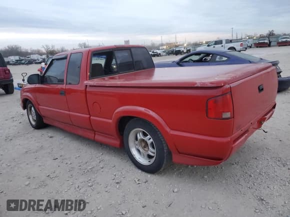 ✅ 2001 Chevrolet S-10 LS • VIN: 1GCCS19W918181171 • Лот: 82821544. Опубликован ранее на Copart с пробегом 189 044 миль. Бесплатный доступ к архиву аукционных продаж из США и подробный отчёт об истории автомобиля на DreamBid. Изображение 2.