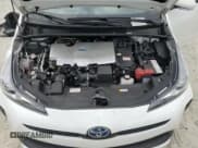 ✅ 2022 Toyota Prius LE • VIN: JTDKAMFU6N3182140 • Lot: 82677565. Wystawiony na Copart z przebiegiem 79 813 mil. Bezpłatny archiwum sprzedaży aukcyjnych z USA i szczegółowy raport historii pojazdu na DreamBid. Zdjęcie 11.