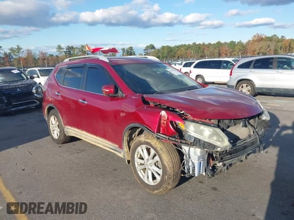 ✅ 2015 Nissan Rogue SV • VIN: 5N1AT2ML8FC792090 • Lot: 43596628. Wystawiony na IAAI z przebiegiem 185 484 mil. Bezpłatny archiwum sprzedaży aukcyjnych z USA i szczegółowy raport historii pojazdu na DreamBid. Zdjęcie 1.