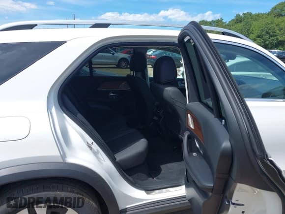 ✅ 2025 Mercedes-Benz GLE 350 • VIN: 4JGFB4FB5SB299377 • Lot: 42721457. Wystawiony na IAAI z przebiegiem 2 636 mil. Bezpłatny archiwum sprzedaży aukcyjnych z USA i szczegółowy raport historii pojazdu na DreamBid. Zdjęcie 8.