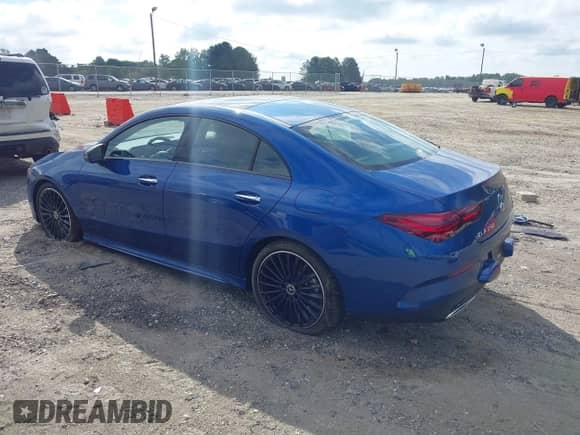 2025 Mercedes-Benz CLA 250 с VIN W1K5J4GB2SN517412, выставлен на аукционе IAAI как лот 42625690 с пробегом 1 047 миль миль и . История ставок и продаж доступна на DreamBid. Изображение 3.