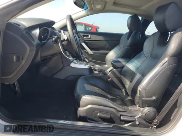 ✅ 2010 Hyundai Genesis Coupe Track • VIN: KMHHU6KH1AU024052 • Lot: 57884055. Listed on Copart with 132,323 mi. Free auction sales archive from the USA and detailed vehicle history report at DreamBid. Image 7.