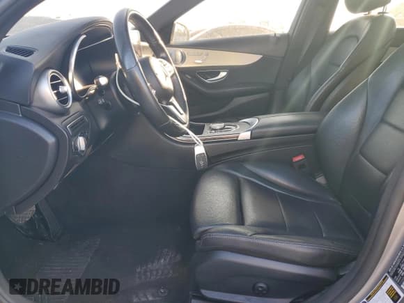 ✅ 2019 Mercedes-Benz C 300 • VIN: 55SWF8EB8KU315228 • Лот: 90661065. Опубликован ранее на Copart с пробегом 77 975 миль. Бесплатный доступ к архиву аукционных продаж из США и подробный отчёт об истории автомобиля на DreamBid. Изображение 7.