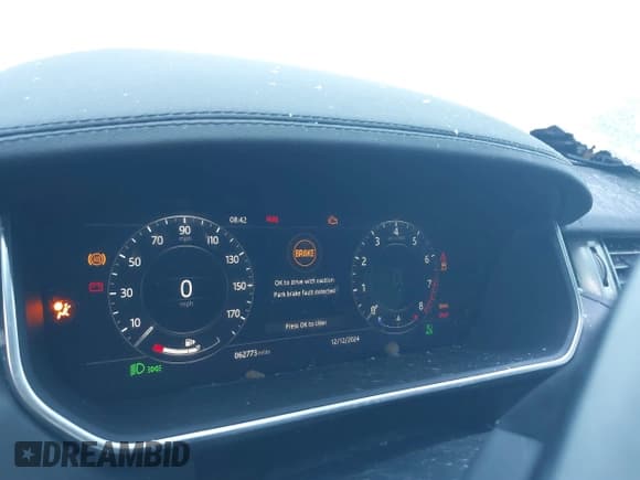 ✅ 2019 Land Rover Range Rover • VIN: SALGS2RE9KA528385 • Lot: 41018765. Wystawiony na IAAI z przebiegiem 62 773 mil. Bezpłatny archiwum sprzedaży aukcyjnych z USA i szczegółowy raport historii pojazdu na DreamBid. Zdjęcie 7.