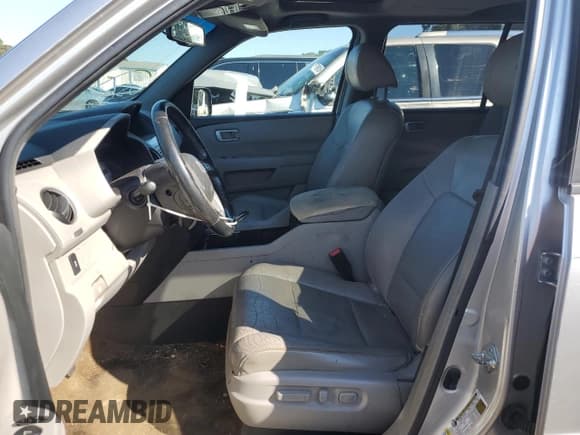 ✅ 2013 Honda Pilot EX-L • VIN: 5FNYF3H5XDB027216 • Lot: 84432225. Listed on Copart with 204,446 mi. Free auction sales archive from the USA and detailed vehicle history report at DreamBid. Image 7.