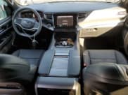 ✅ 2024 Jeep Wagoneer Series II • VIN: 1C4SJVBPXRS116336 • Лот: 80879885. Опубликован ранее на Copart с пробегом 13 204 миль. Бесплатный доступ к архиву аукционных продаж из США и подробный отчёт об истории автомобиля на DreamBid. Изображение 8.