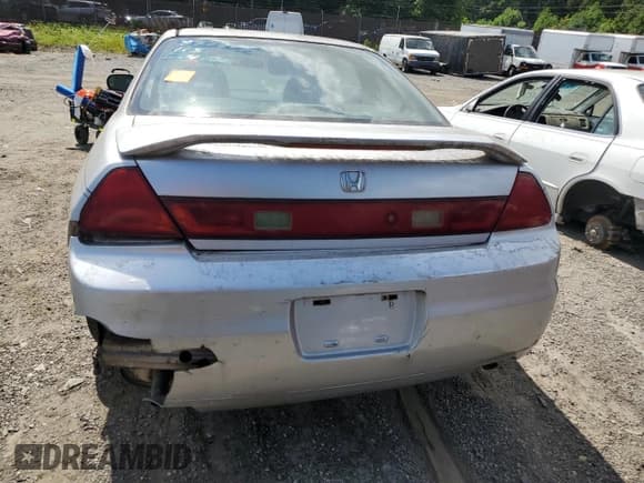✅ 2001 Honda Accord EX • VIN: 1HGCG22531A010063 • Lot: 69917885. Listed on Copart with 168,683 mi. Free auction sales archive from the USA and detailed vehicle history report at DreamBid. Image 6.