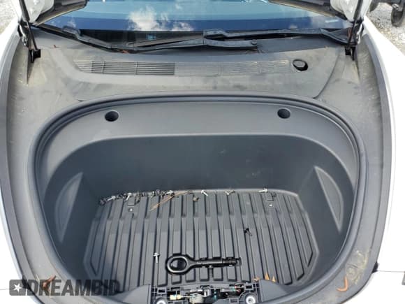 ✅ 2021 Tesla Model 3 Performance • VIN: 5YJ3E1EC3MF030866 • Lot: 56531615. Wystawiony na Copart z przebiegiem 56 295 mil. Bezpłatny archiwum sprzedaży aukcyjnych z USA i szczegółowy raport historii pojazdu na DreamBid. Zdjęcie 11.