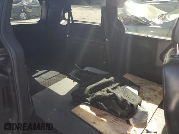 ✅ 2020 Dodge Grand Caravan SXT • VIN: 2C4RDGCGXLR189893 • Лот: 71952695. Опубликован ранее на Copart с пробегом 139 659 миль. Бесплатный доступ к архиву аукционных продаж из США и подробный отчёт об истории автомобиля на DreamBid. Изображение 11.