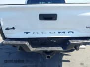 ✅ 2023 Toyota Tacoma TRD Off Road • VIN: 3TMCZ5ANXPM598065 • Lot: 43358930. Wystawiony na IAAI z przebiegiem 52 341 mil. Bezpłatny archiwum sprzedaży aukcyjnych z USA i szczegółowy raport historii pojazdu na DreamBid. Zdjęcie 17.