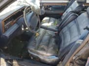 ✅ 1991 Lincoln Continental • VIN: 1LNCM9749MY645019 • Lot: 45177554. Wystawiony na Copart z przebiegiem Nie podano. Bezpłatny archiwum sprzedaży aukcyjnych z USA i szczegółowy raport historii pojazdu na DreamBid. Zdjęcie 7.