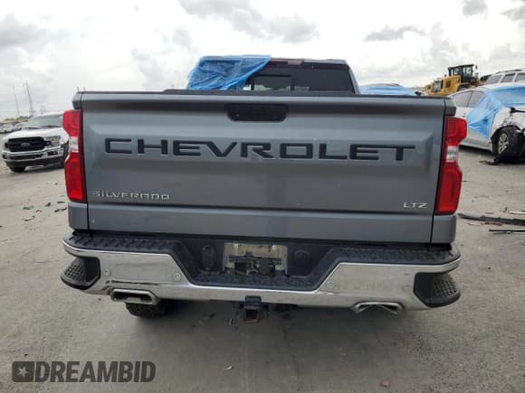 ✅ 2021 Chevrolet Silverado 1500 LTZ • VIN: 3GCUYGETXMG279979 • Lot: 60680895. Wystawiony na Copart z przebiegiem 101 200 mil. Bezpłatny archiwum sprzedaży aukcyjnych z USA i szczegółowy raport historii pojazdu na DreamBid. Zdjęcie 6.
