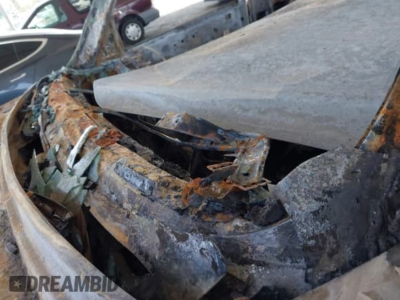 ✅ 2005 Chevrolet Suburban LT • VIN: 3GNEC16Z75G179270 • Lot: 42433489. Listed on IAAI with Not provided. Free auction sales archive from the USA and detailed vehicle history report at DreamBid. Image 9.