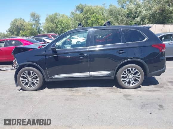 2017 Mitsubishi Outlander SE с VIN JA4AZ3A3XHZ070496, выставлен на аукционе IAAI как лот 43001702 с пробегом 137 230 миль миль и . История ставок и продаж доступна на DreamBid. Изображение 14.