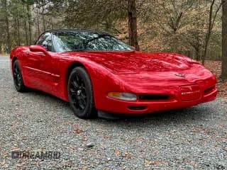 ✅ 1999 Chevrolet Corvette • VIN: 1G1YY32G5X5108398 • Lot: 97445665. Wystawiony na Copart z przebiegiem 180 382 mil. Bezpłatny archiwum sprzedaży aukcyjnych z USA i szczegółowy raport historii pojazdu na DreamBid. Zdjęcie 1.