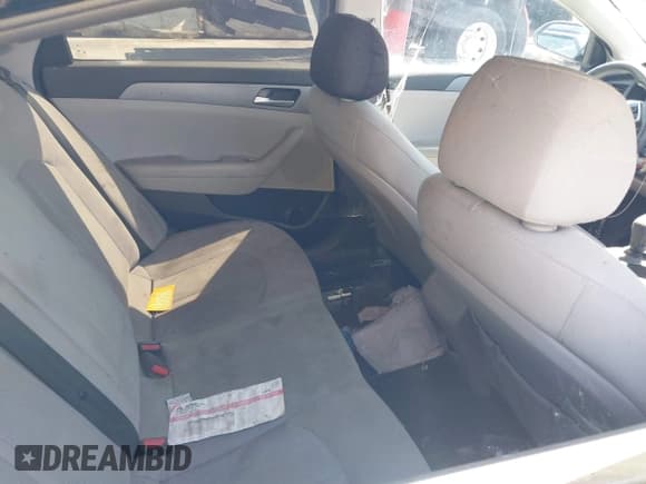 ✅ 2019 Hyundai Sonata SE • VIN: 5NPE24AF4KH745124 • Lot: 42541135. Wystawiony na IAAI z przebiegiem 90 111 mil. Bezpłatny archiwum sprzedaży aukcyjnych z USA i szczegółowy raport historii pojazdu na DreamBid. Zdjęcie 8.