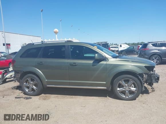 ✅ 2017 Dodge Journey Crossroad Plus • VIN: 3C4PDCGB1HT677813 • Лот: 41983740. Опубликован ранее на IAAI с пробегом 87 879 миль. Бесплатный доступ к архиву аукционных продаж из США и подробный отчёт об истории автомобиля на DreamBid. Изображение 14.