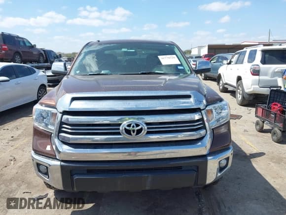 ✅ 2017 Toyota Tundra Platinum • VIN: 5TFAW5F10HX626991 • Lot: 41778320. Listed on IAAI with 211,484 mi. Free auction sales archive from the USA and detailed vehicle history report at DreamBid. Image 12.