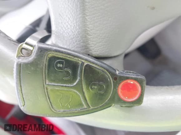 ✅ 2005 Mercedes-Benz C 240 • VIN: WDBRF81J35F571898 • Lot: 42677515. Listed on IAAI with 134,599 mi. Free auction sales archive from the USA and detailed vehicle history report at DreamBid. Image 11.