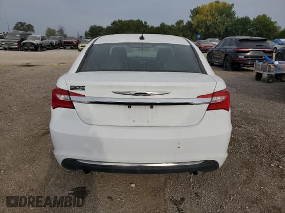 ✅ 2011 Chrysler 200 Limited • VIN: 1C3BC2FG4BN569122 • Lot: 81830845. Listed on Copart with 186,886 mi. Free auction sales archive from the USA and detailed vehicle history report at DreamBid. Image 6.