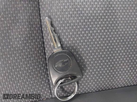 2010 Chevrolet Aveo 1LT z VIN KL1TD5DE0AB101850, wystawiony jako IAAI lot #43568813 z przebiegiem 110 996 mil mil oraz . Historia ofert i sprzedaży dostępna na DreamBid. Obrazek 11.