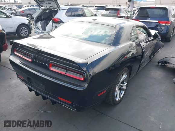 2021 Dodge Challenger R/T z VIN 2C3CDZBT8MH571335, wystawiony jako IAAI lot #43166232 z przebiegiem Nie podano mil oraz . Historia ofert i sprzedaży dostępna na DreamBid. Obrazek 4.