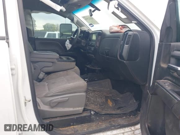 ✅ 2019 Chevrolet Silverado 2500HD Work Truck • VIN: 2GC2KREG3K1114840 • Лот: 43522926. Опубликован ранее на IAAI с пробегом 208 037 миль. Бесплатный доступ к архиву аукционных продаж из США и подробный отчёт об истории автомобиля на DreamBid. Изображение 5.